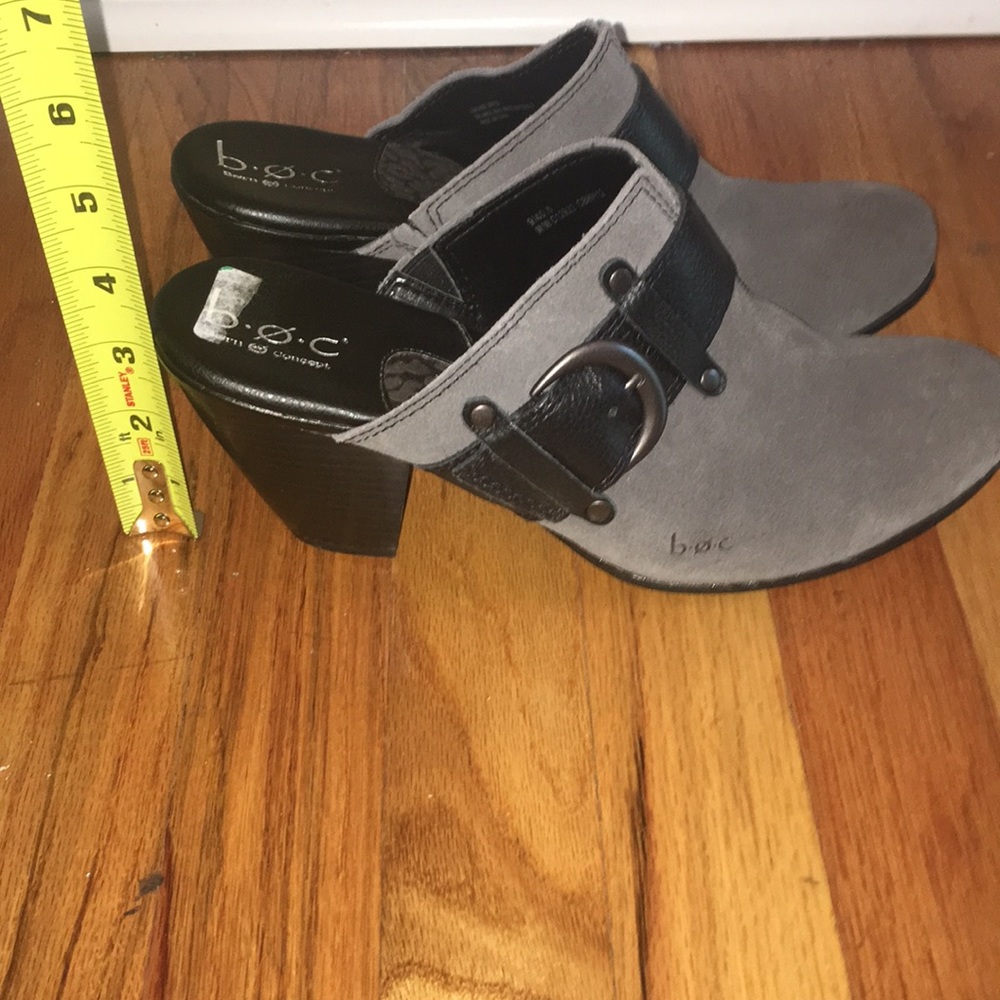 B.O.C. Size 9 Gray Clogs